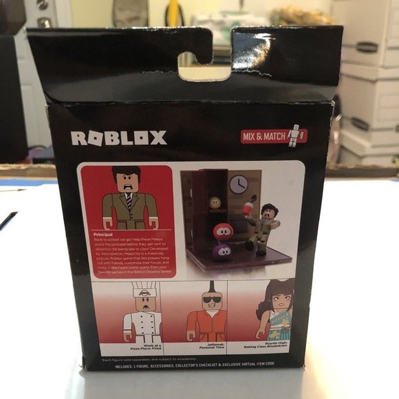 Roblox Meepcity: Principal Panic 3" Figure with Virtual Game Code NIB - Picture 4 of 7